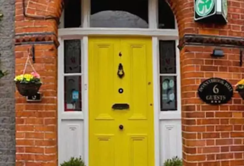 בית מלון כפרי Donnybrook Hall