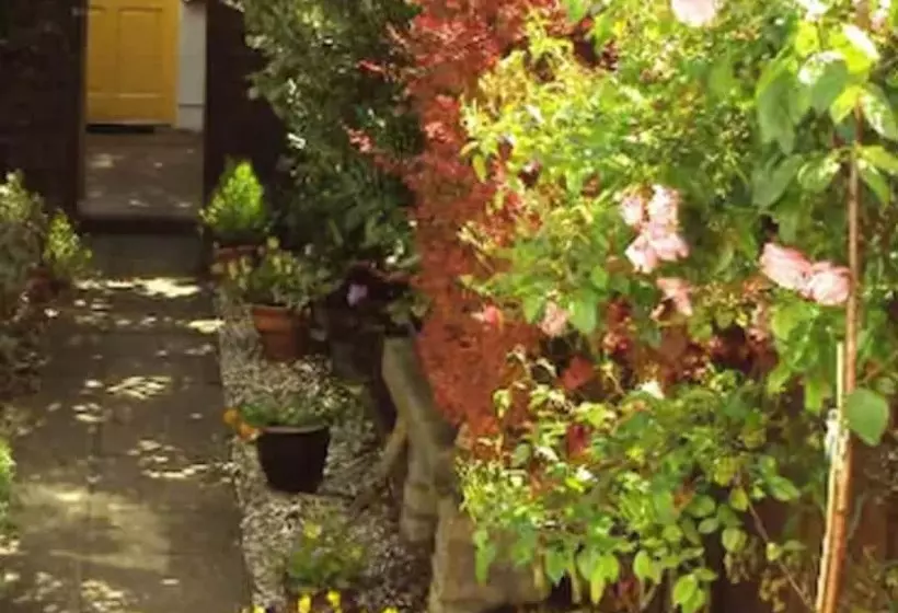 בית מלון כפרי Donnybrook Hall