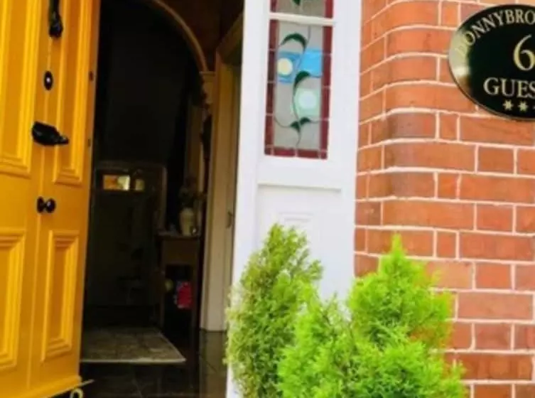 בית מלון כפרי Donnybrook Hall