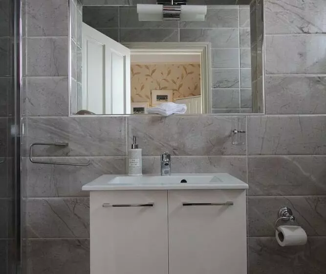 בית מלון כפרי Donnybrook Hall