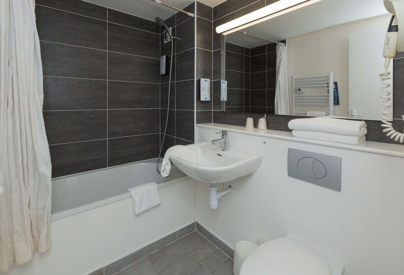 ホテル Kyriad Chantilly Sud Luzarches