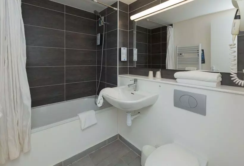 فندق Kyriad Chantilly Sud Luzarches