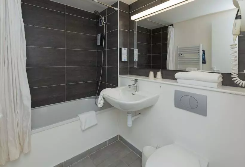 فندق Kyriad Chantilly Sud Luzarches