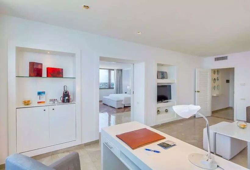 هتل Meliá Cohíba