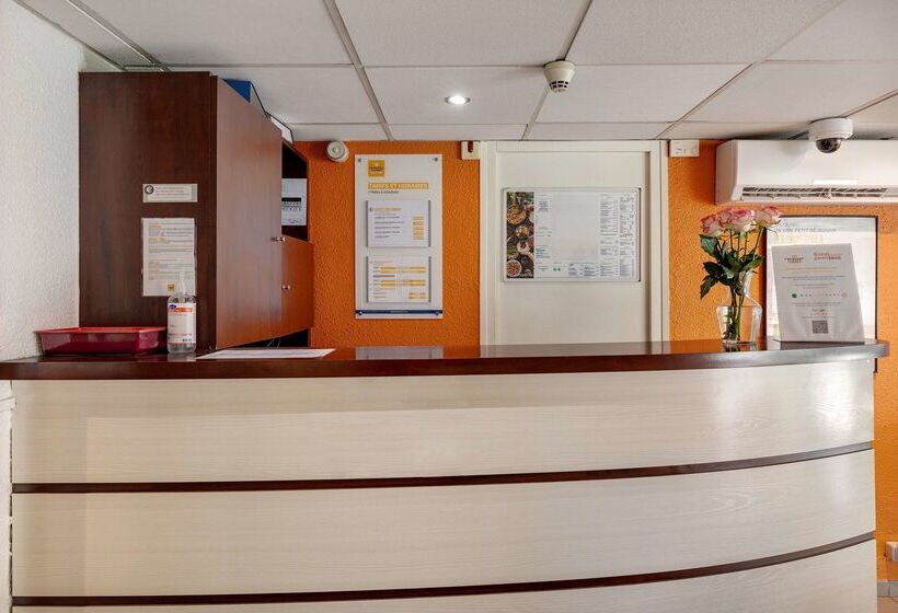 هتل Premiere Classe Bethune  Fouquieres Les Bethunes