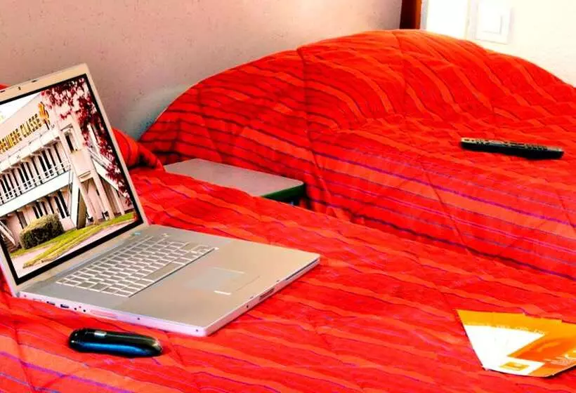 בית מלון כפרי Premiere Classe Coulommiers Mouroux