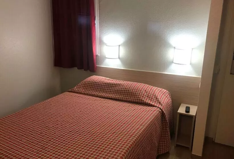 Отель Premiere Classe Honfleur