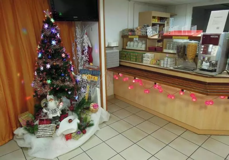 Отель Premiere Classe Orleans Ouest La Chapelle St Mesmin