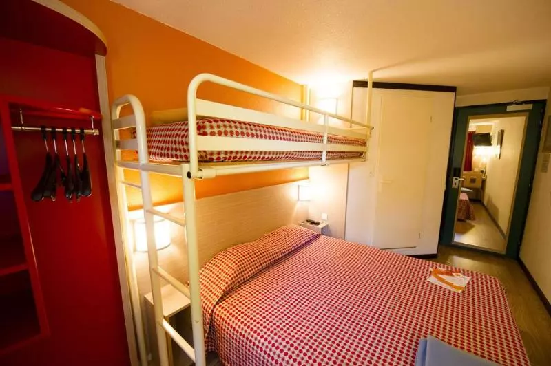 Отель Premiere Classe Orleans Ouest La Chapelle St Mesmin