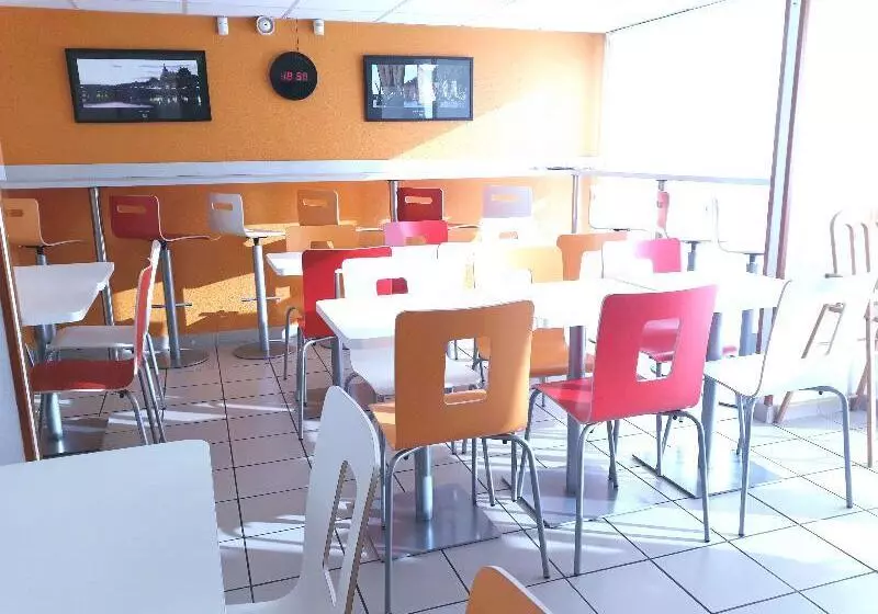 Отель Premiere Classe Orleans Ouest La Chapelle St Mesmin