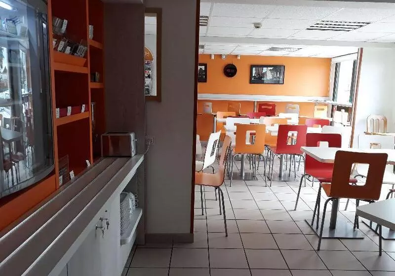 Отель Premiere Classe Orleans Ouest La Chapelle St Mesmin