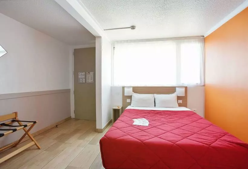 هتل Première Classe Villejust