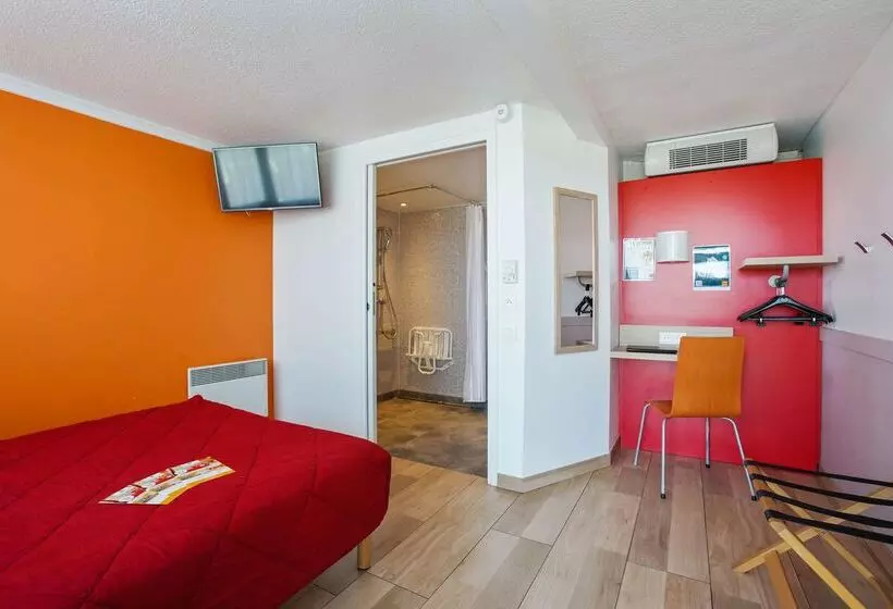 هتل Première Classe Villejust