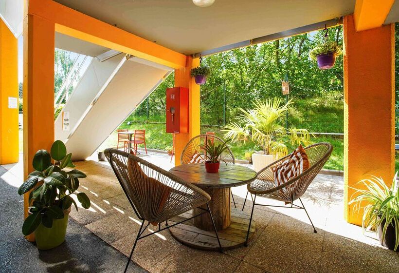 هتل Première Classe Villejust