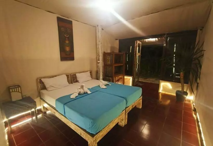 ユースホステル Funkyplace