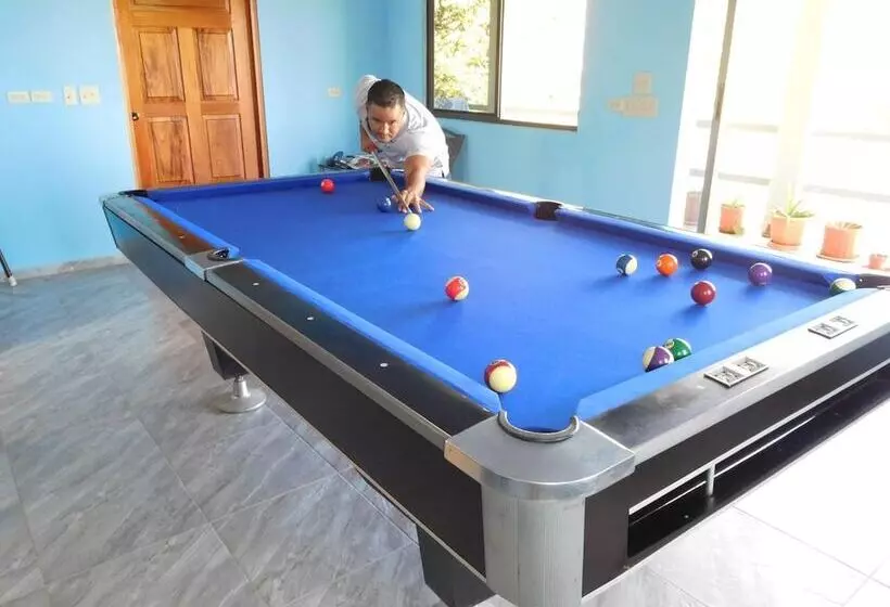 ユースホステル Hostal Casa Las Lajas