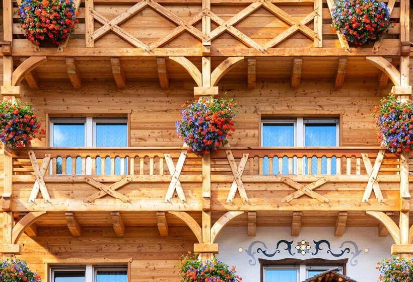 Alpenhotel La Montanara