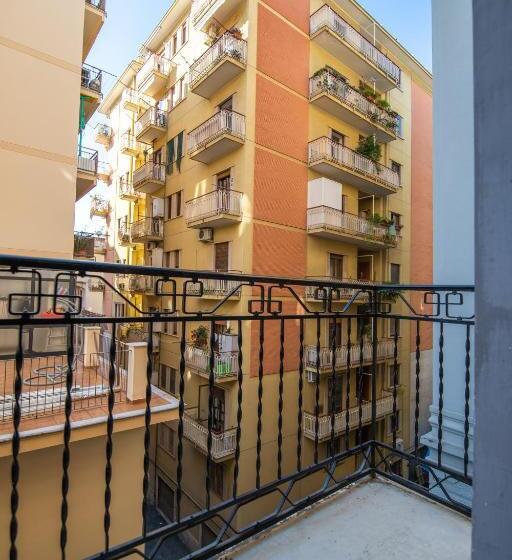 تختخواب و صبحانه Bed&breakfast Salerno