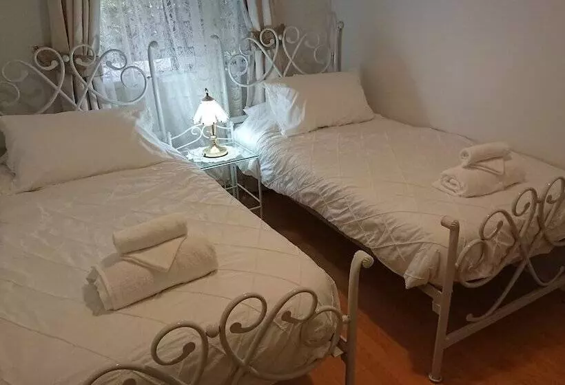 Bed and Breakfast The Cottage On George Street