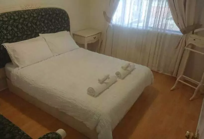 Bed and Breakfast The Cottage On George Street