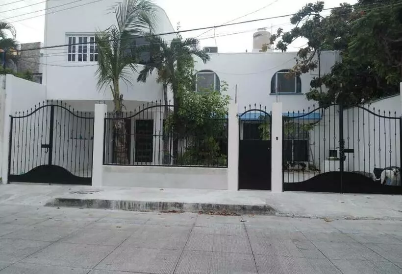 تختخواب و صبحانه Thelmar Rooms Cancun