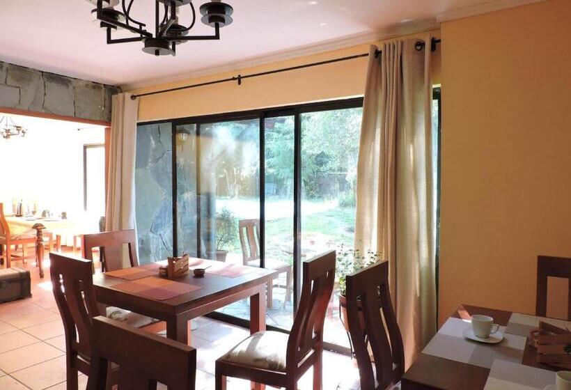 Casa De Noah Bed & Breakfast