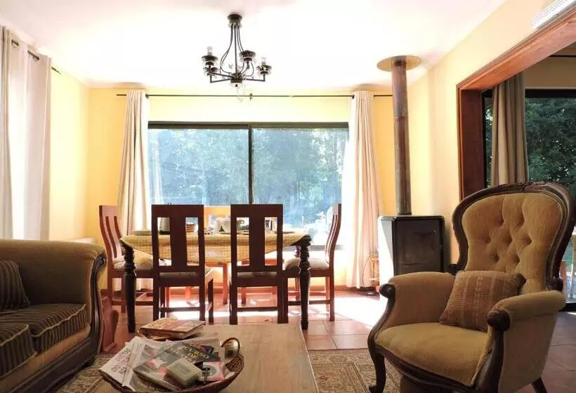 Casa De Noah Bed & Breakfast