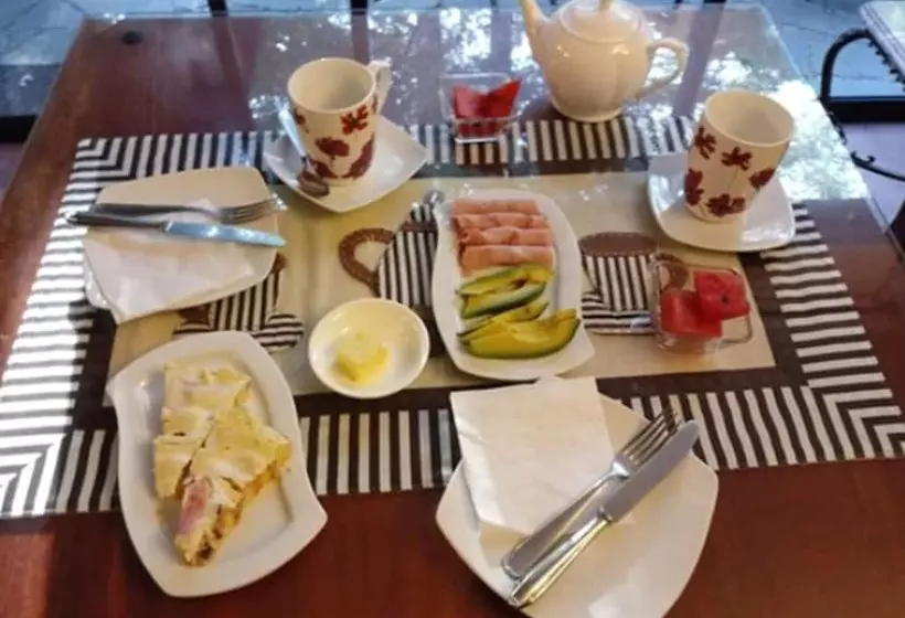 Casa De Noah Bed & Breakfast