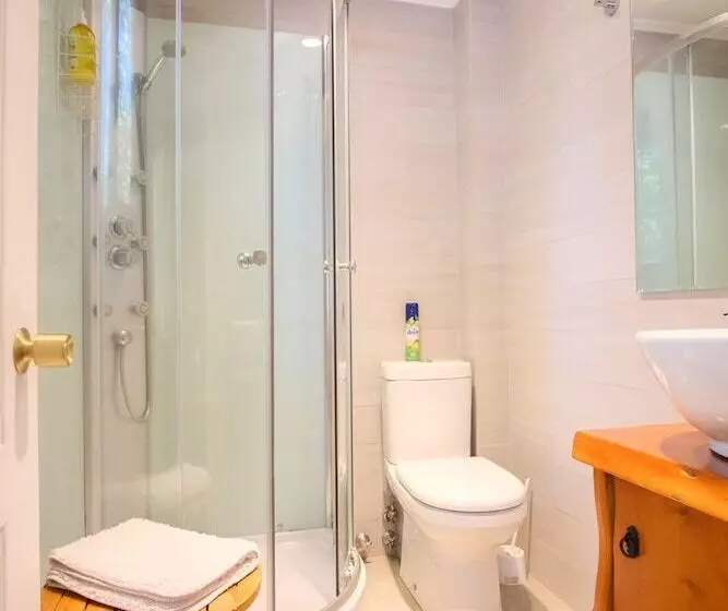 Casa De Noah Bed & Breakfast