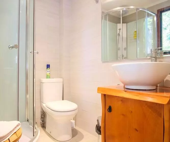 Casa De Noah Bed & Breakfast