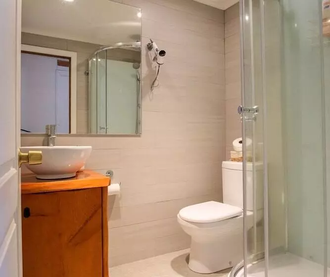 Casa De Noah Bed & Breakfast