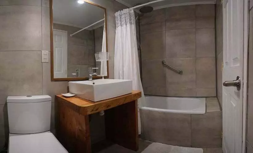 Casa De Noah Bed & Breakfast