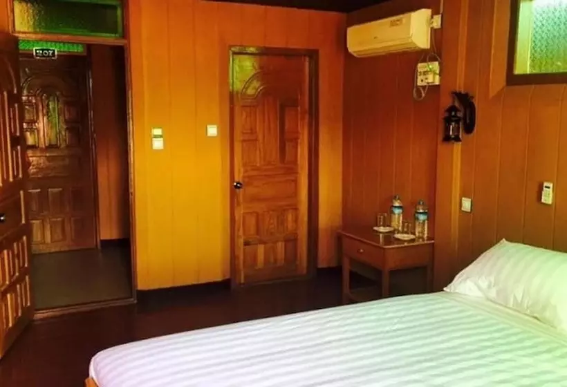 Golden Fish Motel