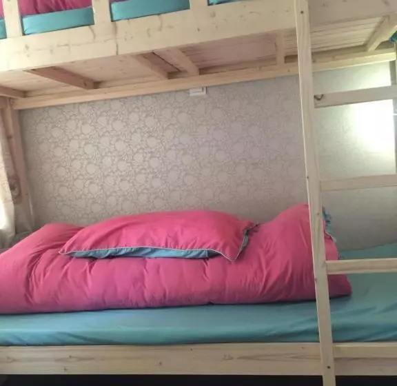 He&her Youth Hostel