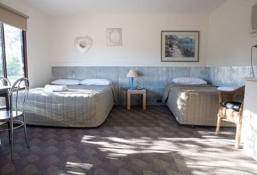 Отель Bundalong Holiday Resort