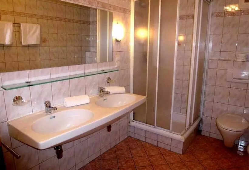 ペンション Gästehaus Jäger