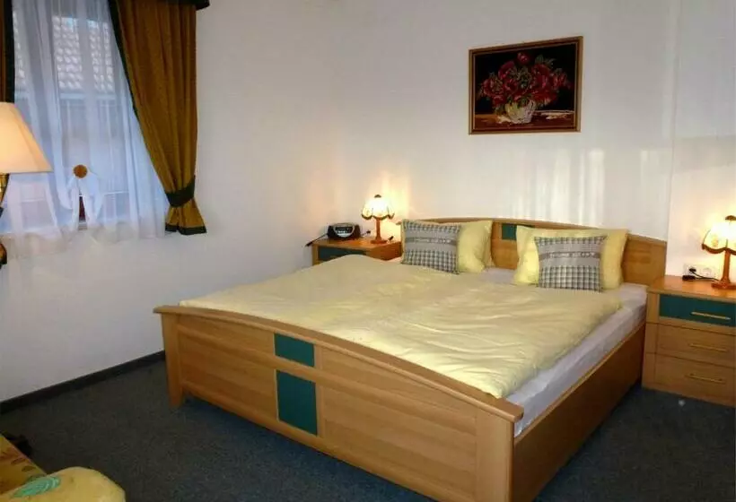 ペンション Gästehaus Jäger