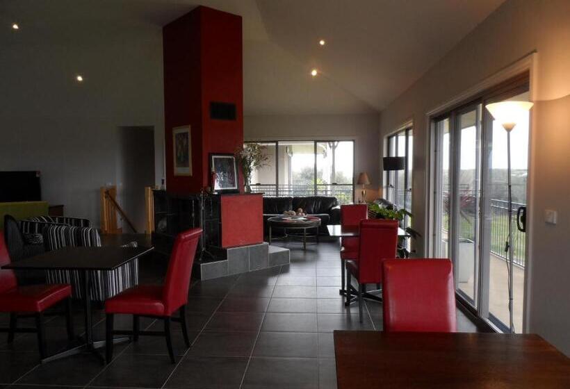 ペンション Swan Lake Guest House