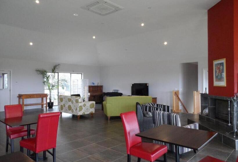 ペンション Swan Lake Guest House