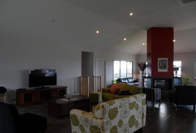 ペンション Swan Lake Guest House