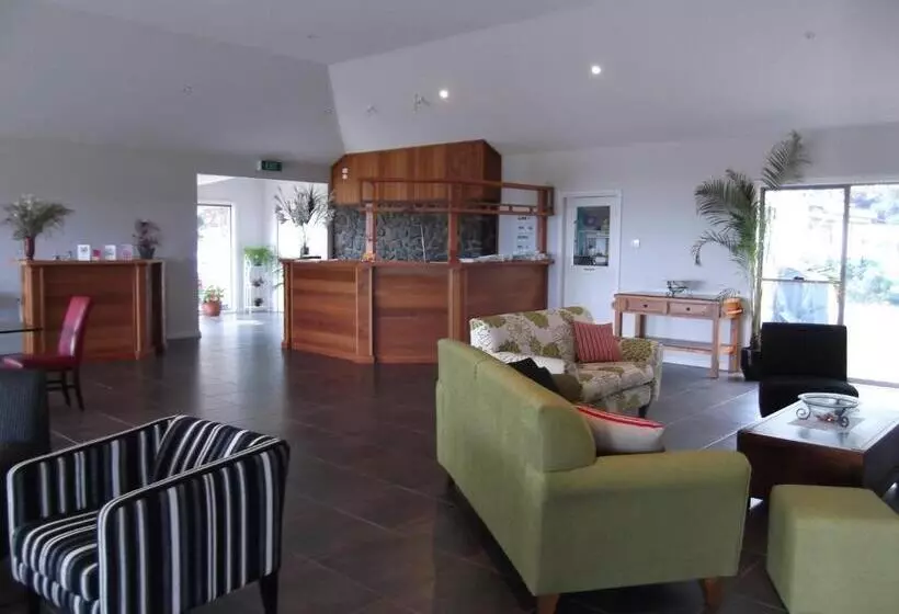 Majatalo Swan Lake Guest House