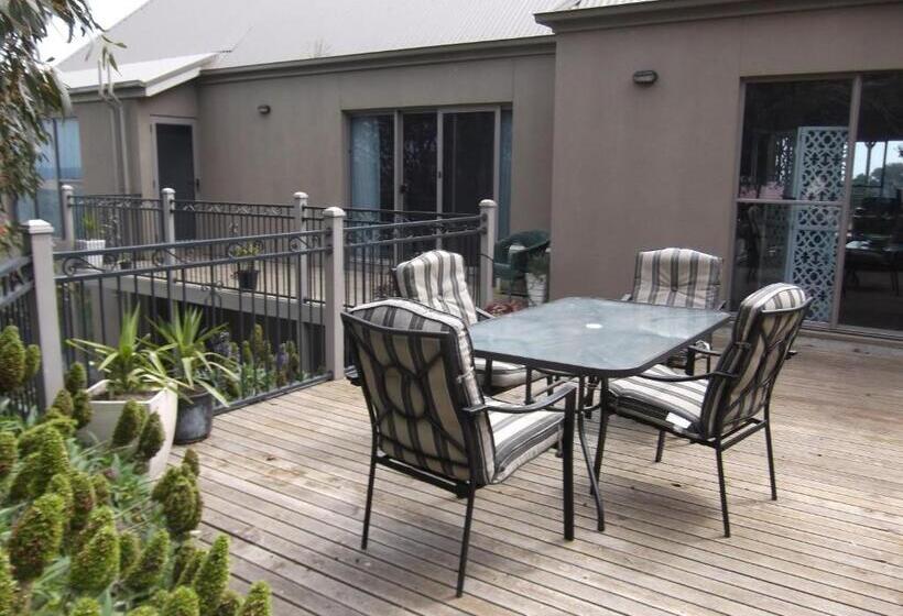 ペンション Swan Lake Guest House