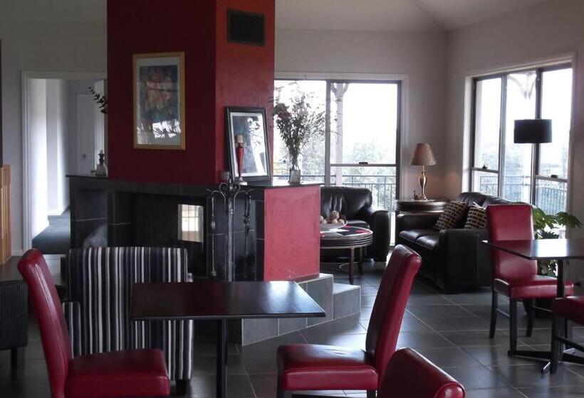 ペンション Swan Lake Guest House