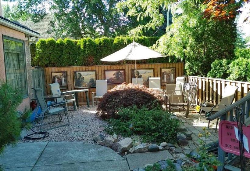 Bed and Breakfast Beds By The Bridge