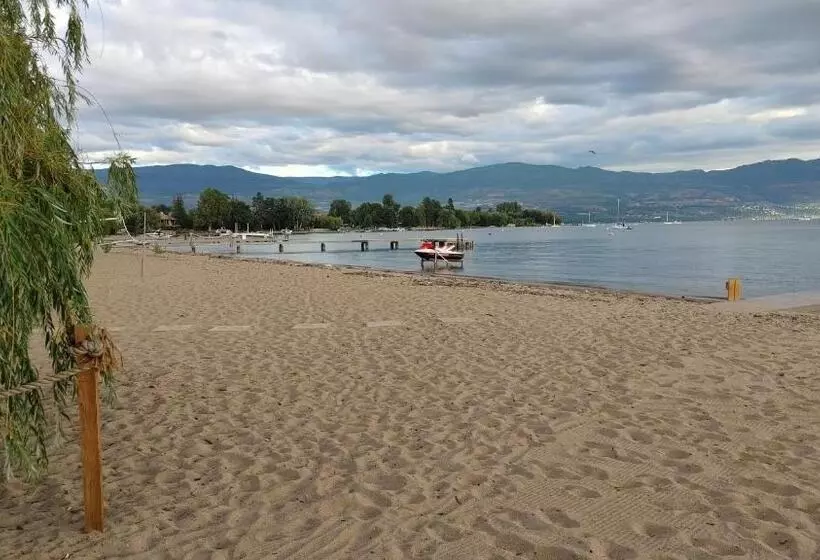 Aamiaismajoitus (B&B) Beds By The Bridge