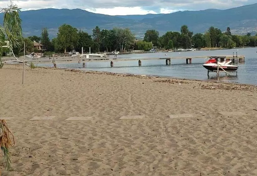 Aamiaismajoitus (B&B) Beds By The Bridge