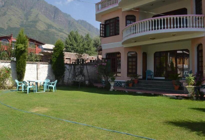 Bed and Breakfast Dilaram Guest House