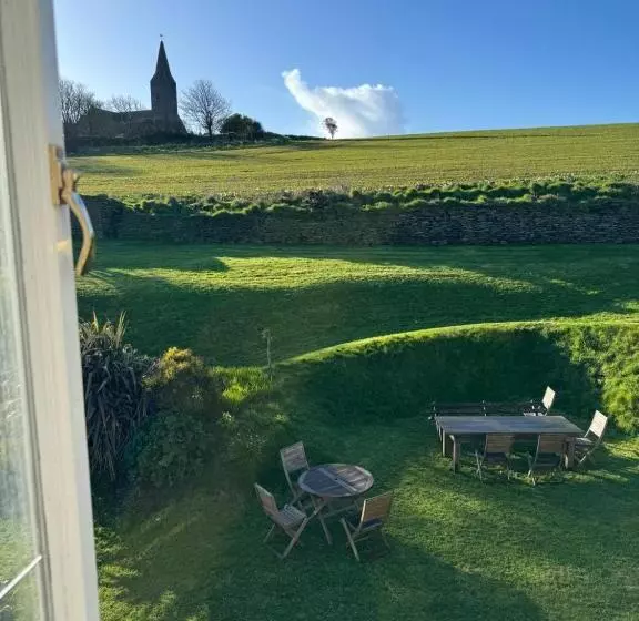 Aamiaismajoitus (B&B) Rame Barton Guest House And Pottery