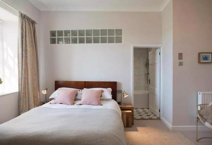 Aamiaismajoitus (B&B) Rame Barton Guest House And Pottery