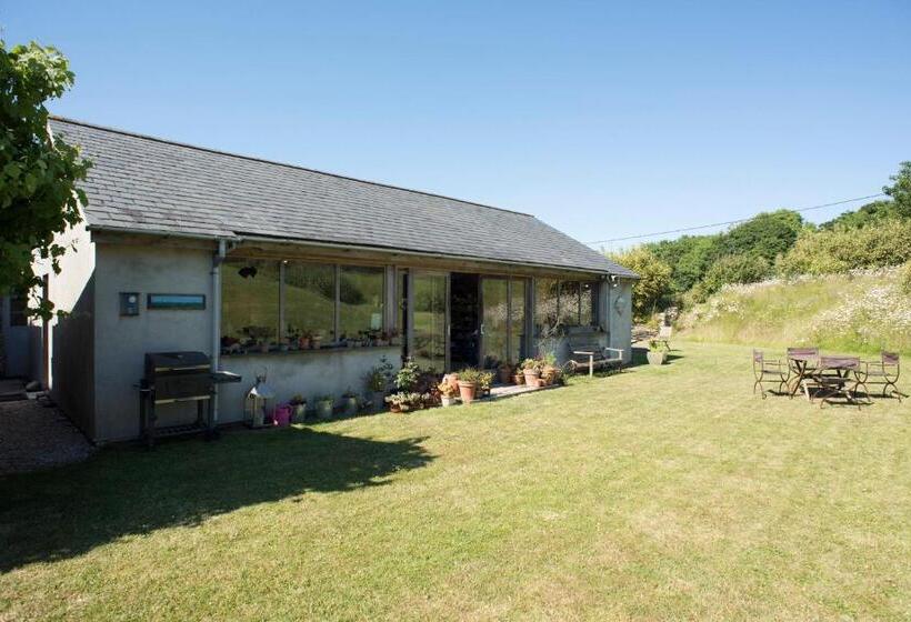 Bed and Breakfast Rame Barton Guest House And Pottery